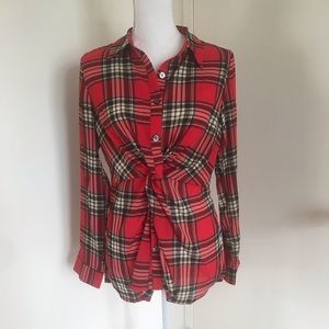 NWT beautiful twist front blouse